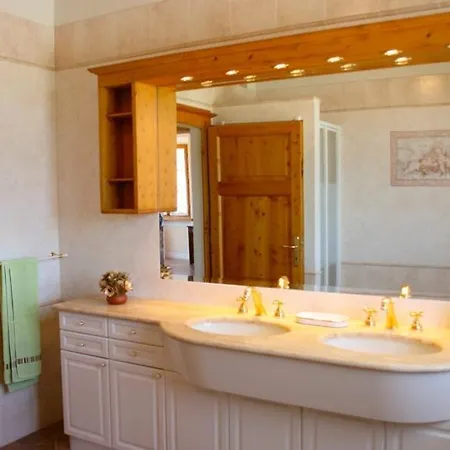 Villa Campoleone Sleeps 6 Pool Wifi