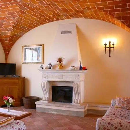 Villa Campoleone Sleeps 6 Pool Wifi *